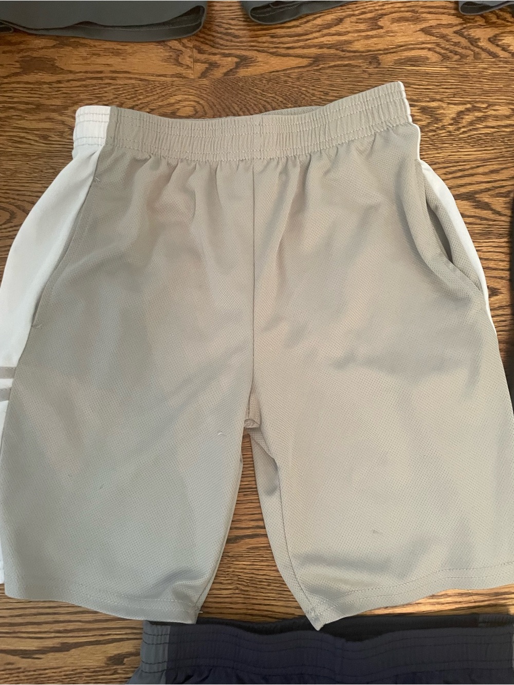 Bundle of boys medium athletic shorts. Various brands. - Picture 4 of 7
